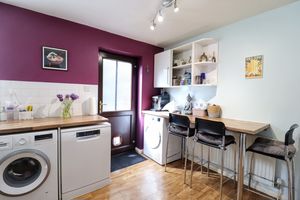 Kitchen/Breakfast- click for photo gallery